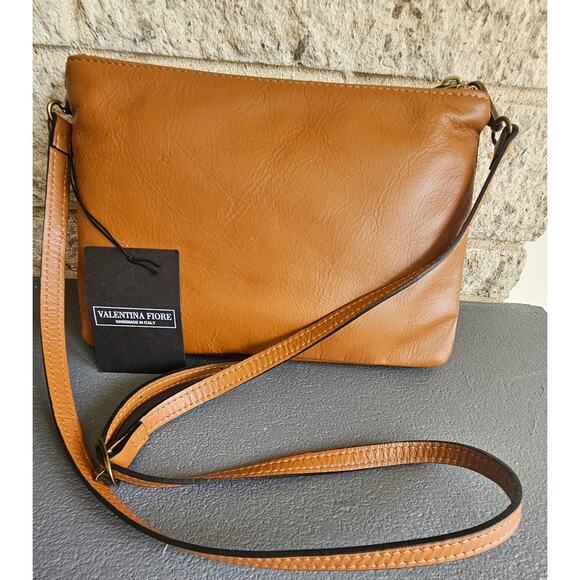 Valentina Fiore Made in Italy with Finest Leather Crossbody Stud Bag. NWT, New - Picture 3 of 10